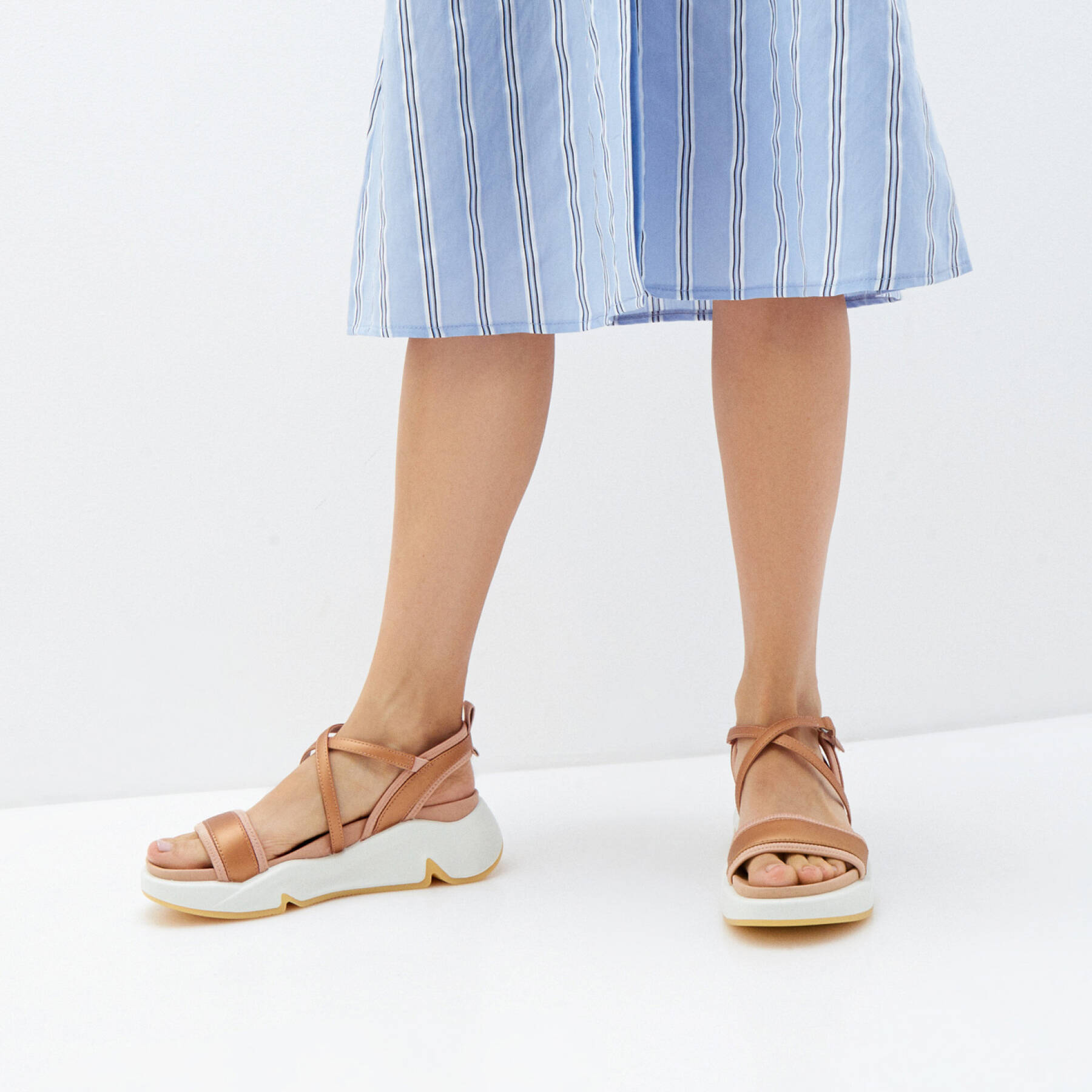 Сандалии ECCO CHUNKY SANDAL 203313/01658