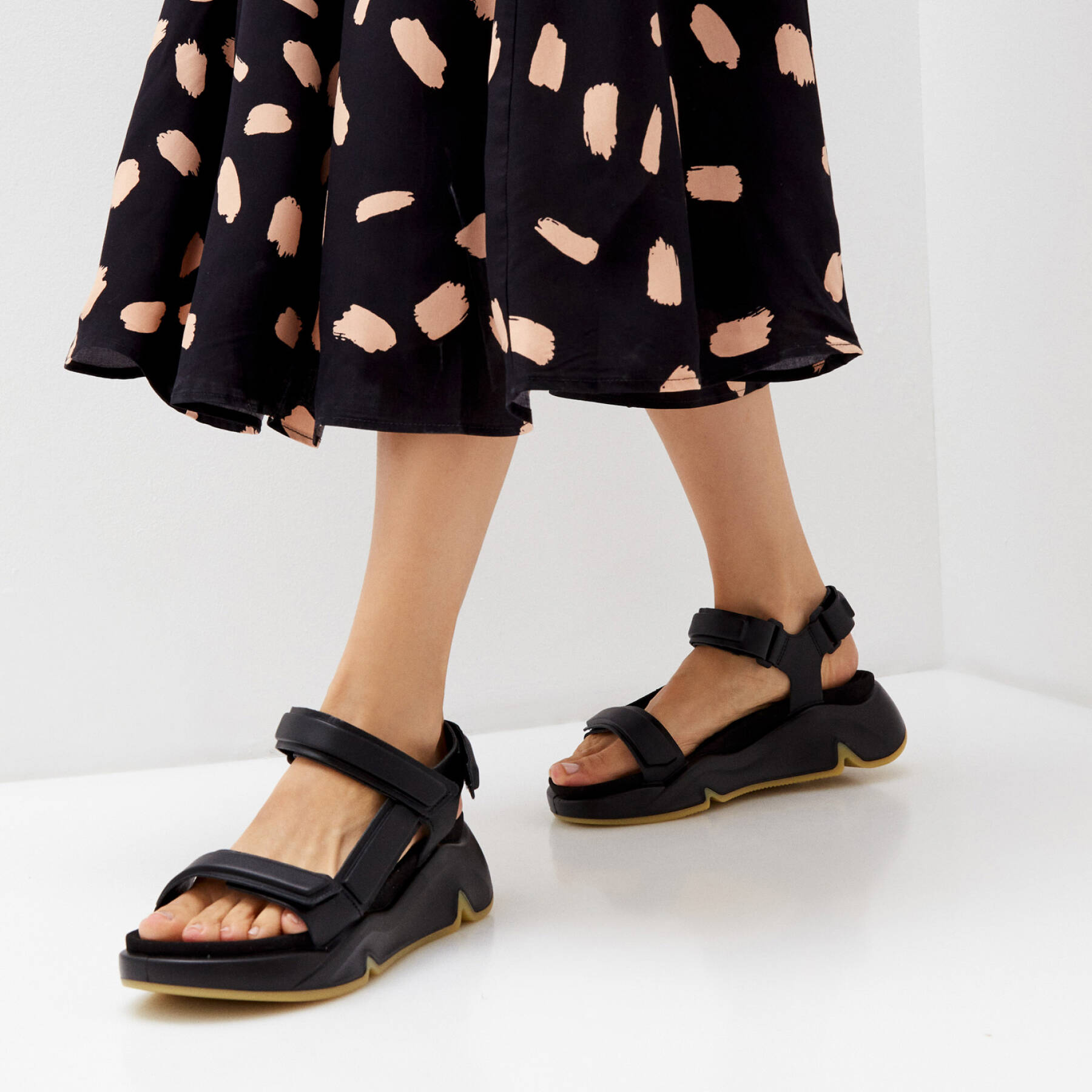 Сандалии ECCO CHUNKY SANDAL 203323/01001