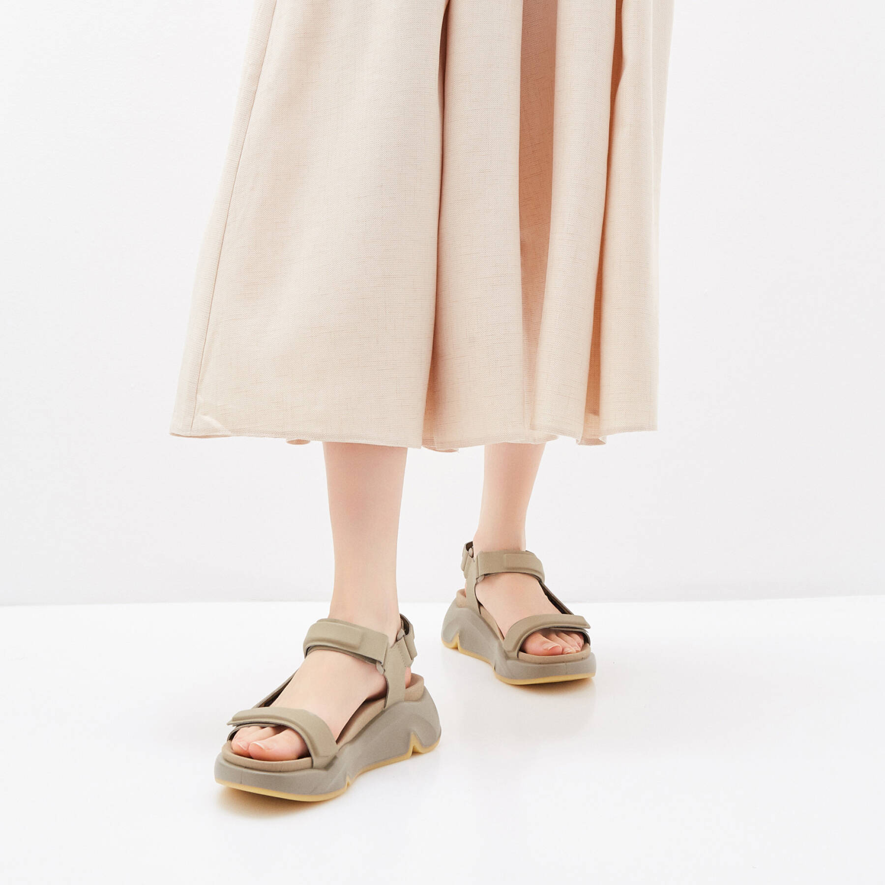 Сандалии ECCO CHUNKY SANDAL 203323/01023