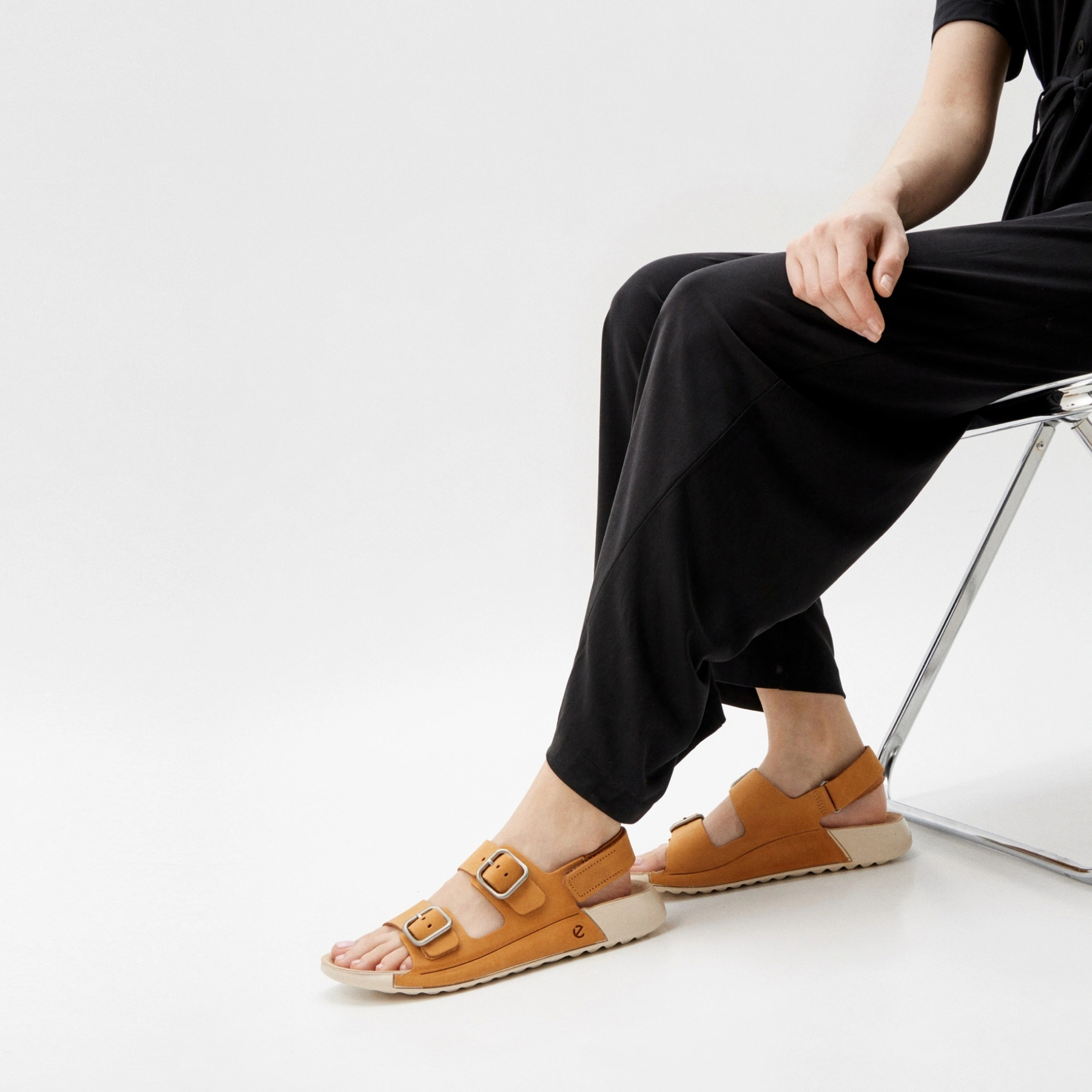 Сандалии ECCO COZMO W 206903/02021