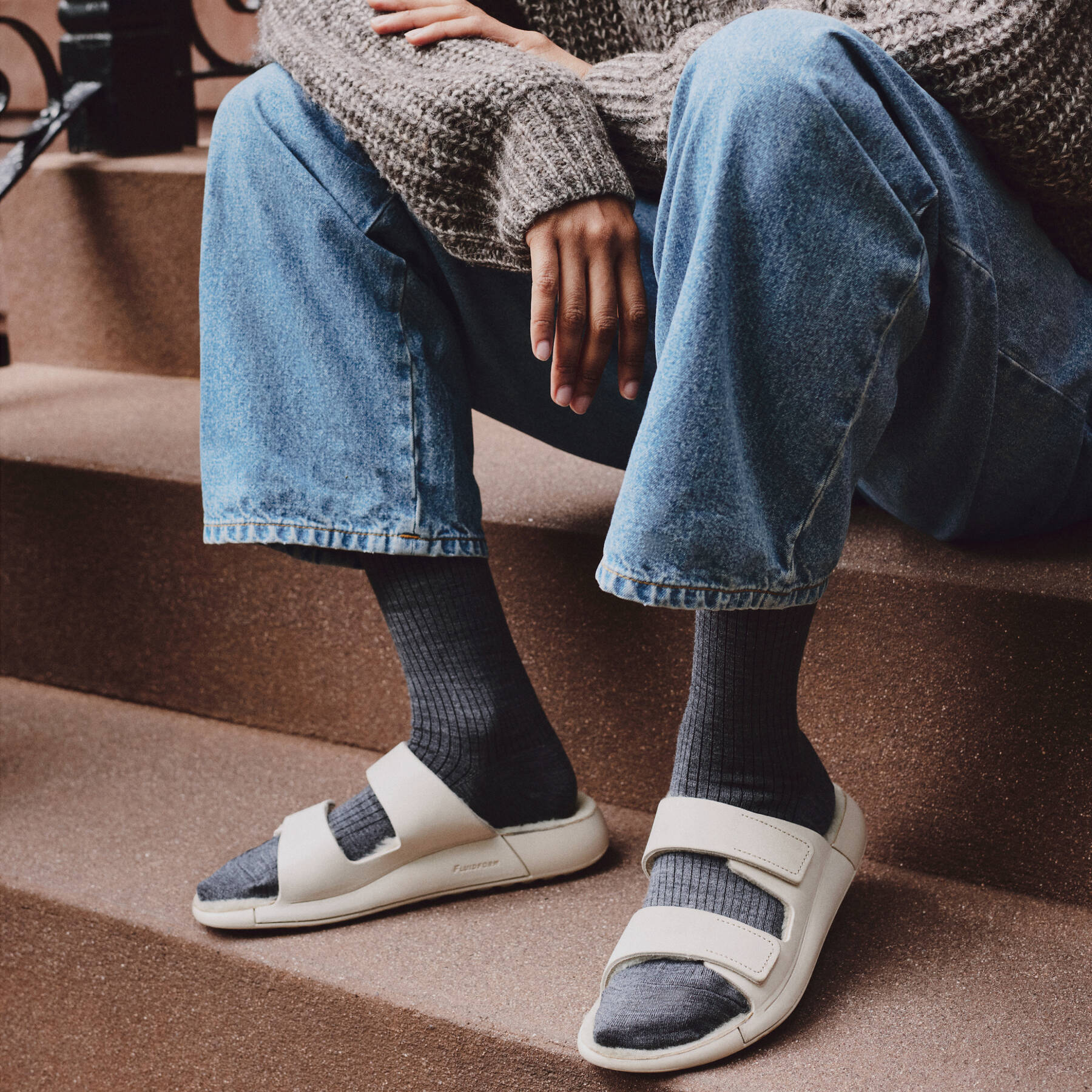 Домашняя обувь ECCO COZMO SANDAL W 215303/02378