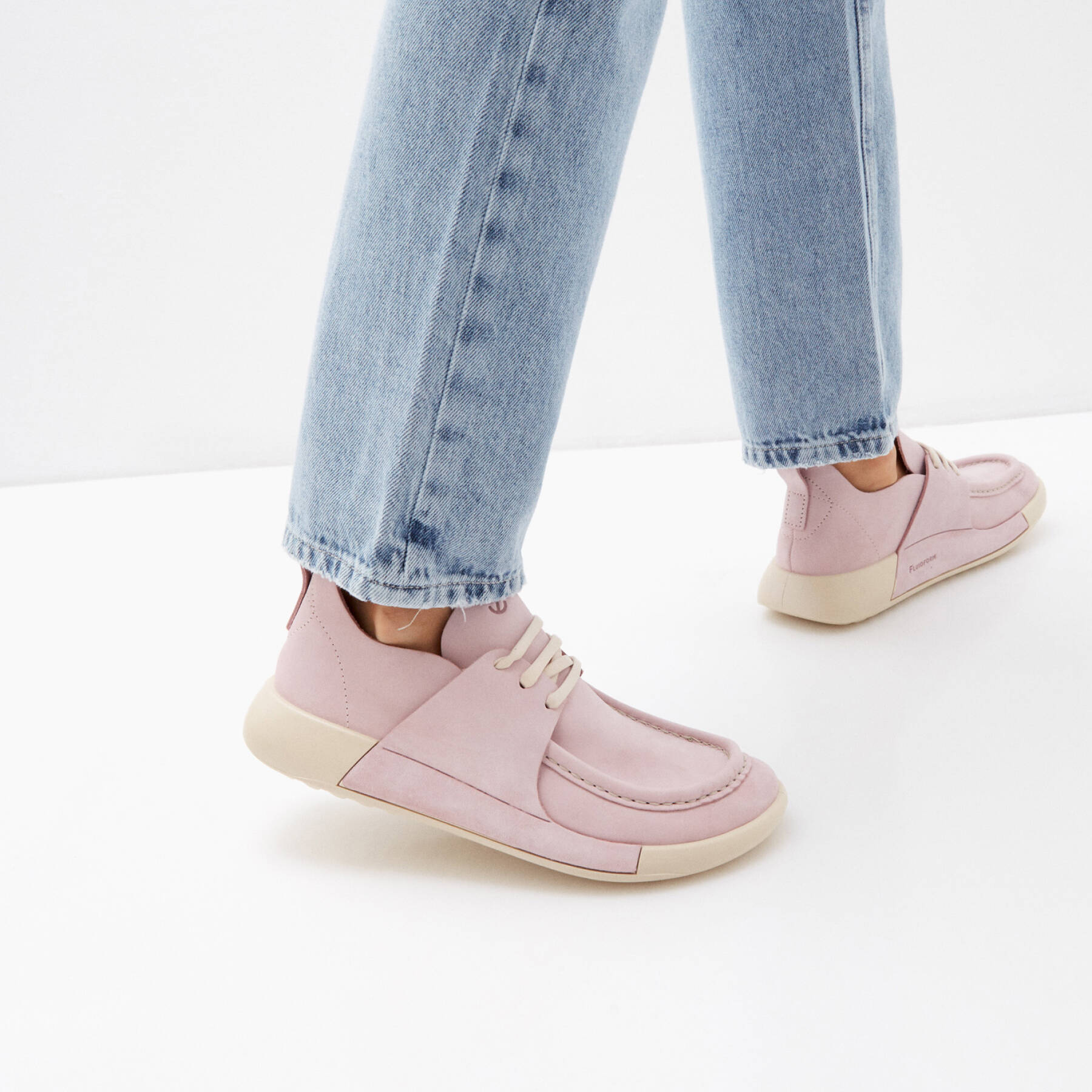 Полуботинки ECCO COZMO SHOE W 217803/02405