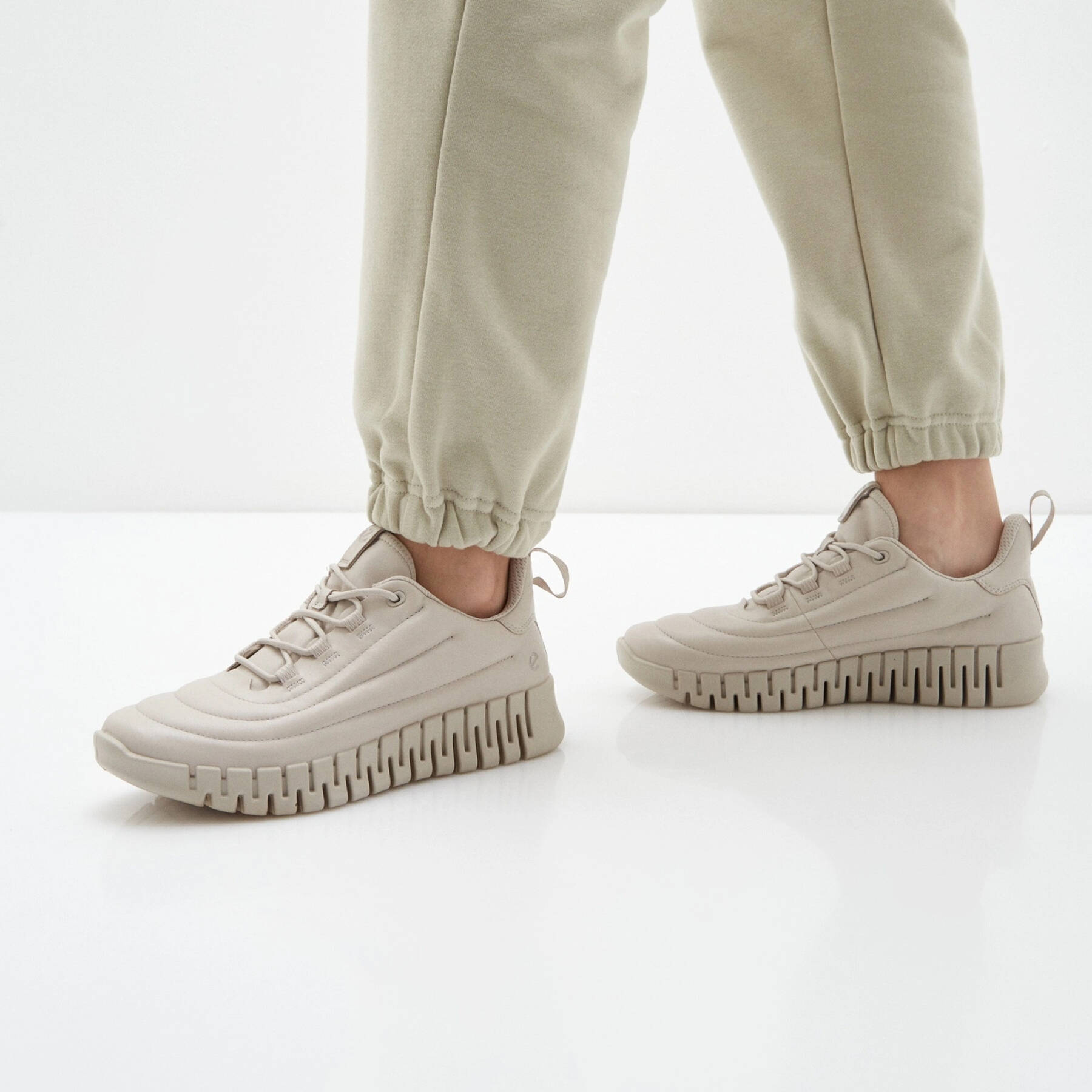 Кроссовки ECCO GRUUV W 218303/01163