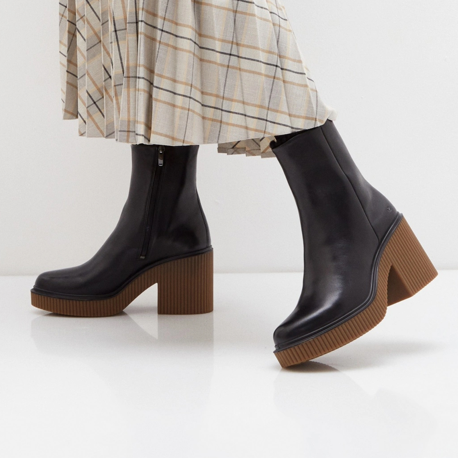 Ботильоны ECCO FLUTED HEEL 223033/01001