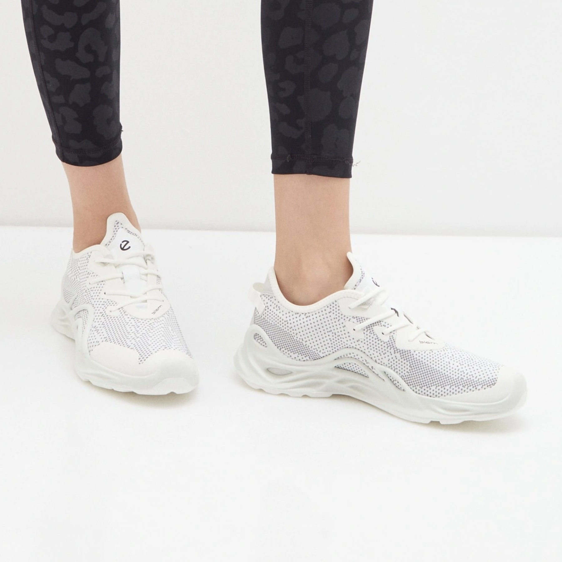 Кроссовки ECCO BIOM INFINITE W 825623/52587