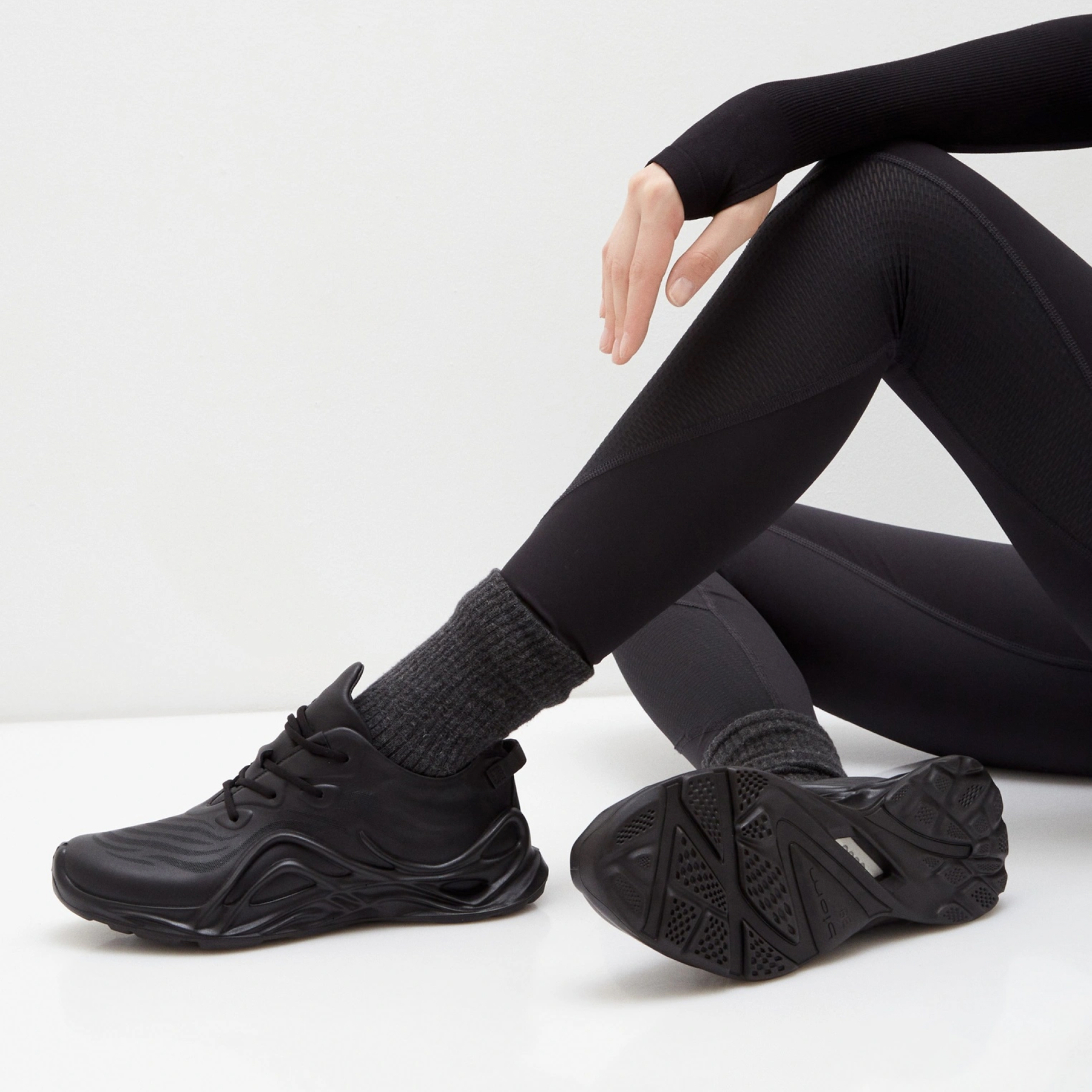 Кроссовки ECCO BIOM INFINITE W 825633/01001 — купить по цене