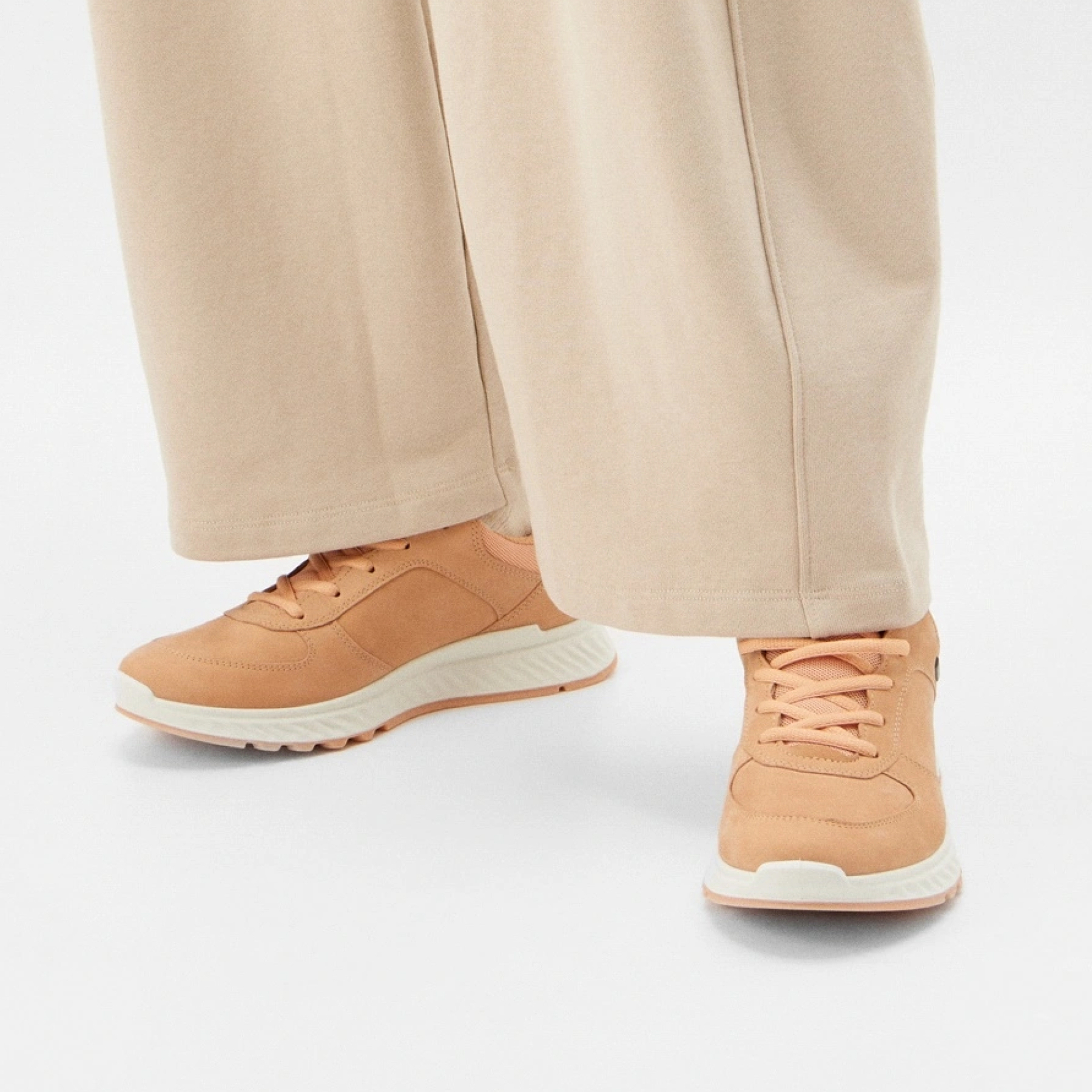 Кроссовки ECCO EXOSTRIDE W 835303/61103