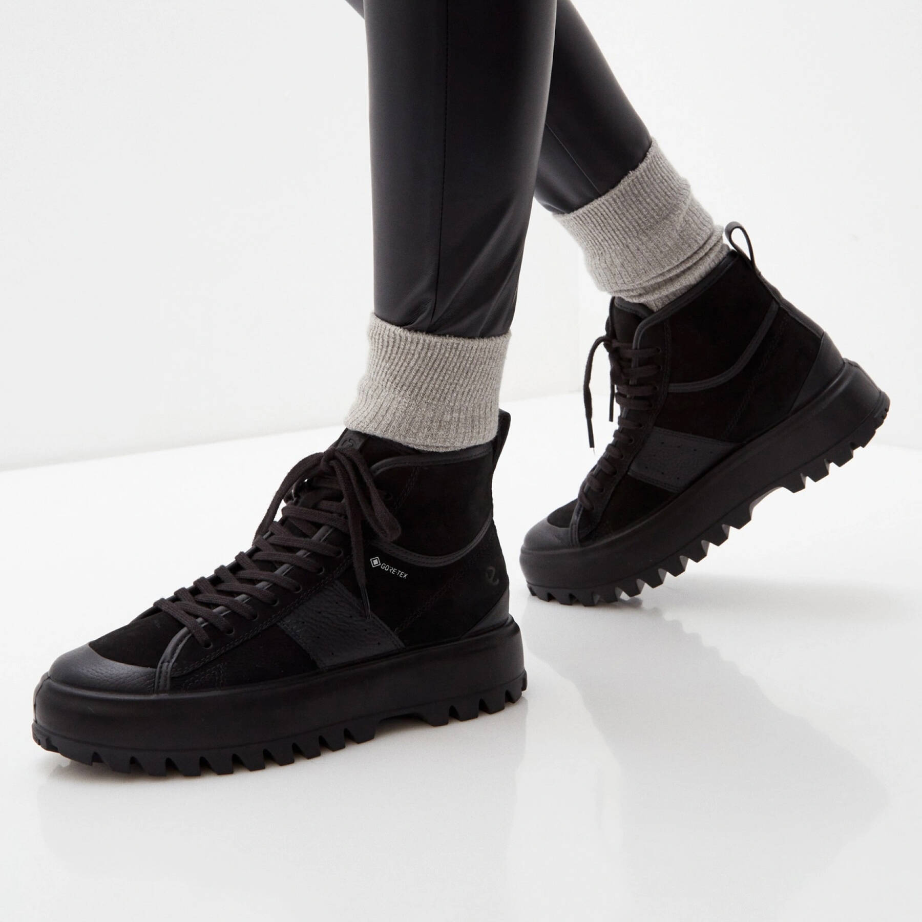 Ботинки ECCO STREET ACE RUGGED W 860403/51052