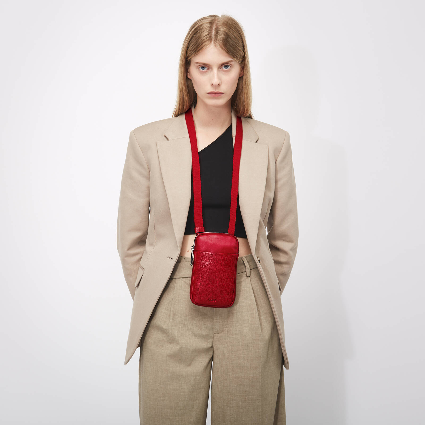 Сумка ECCO Textureblock Phone Carry 9105815/90185