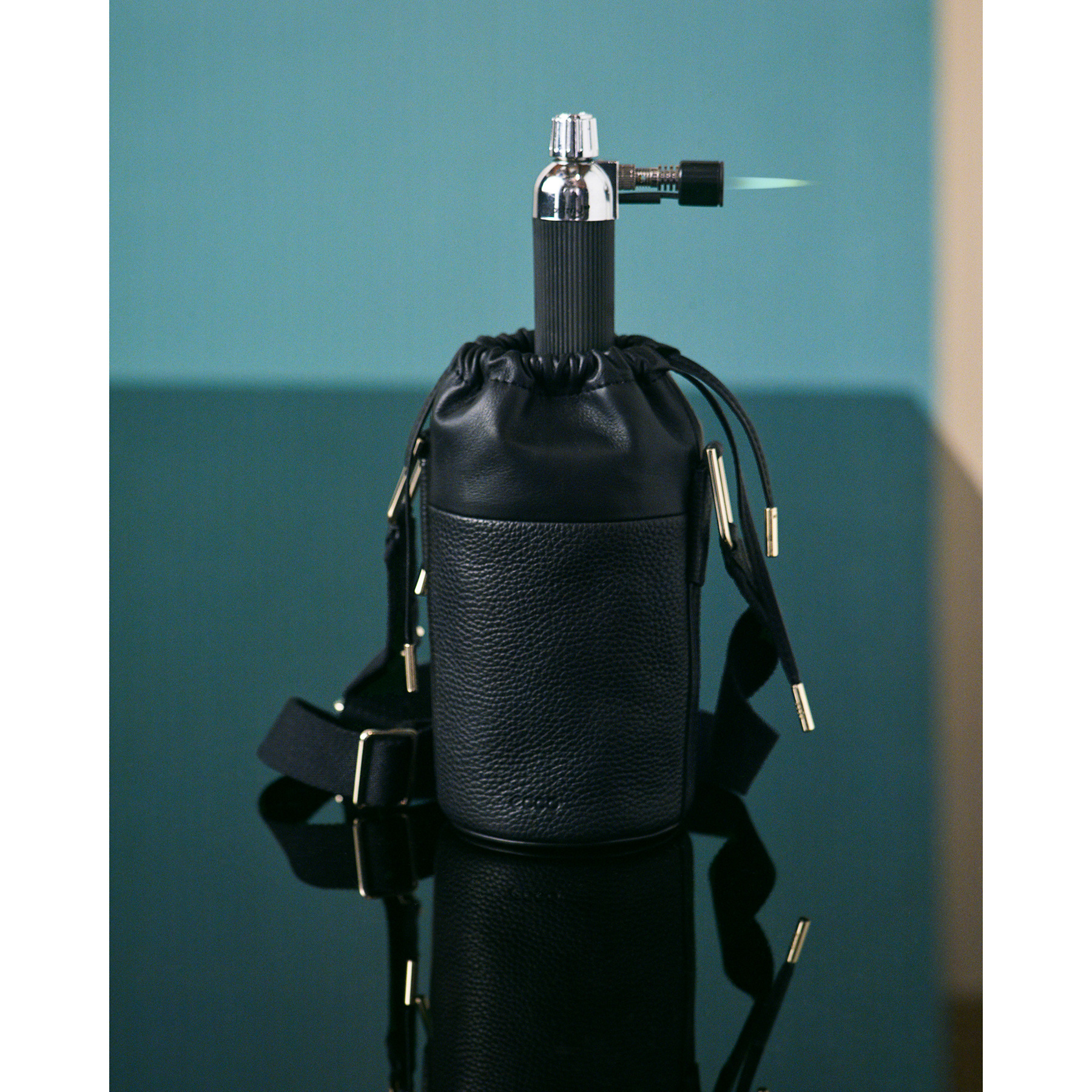 Сумка ECCO Textureblock Bottle Bag 9105819/90000