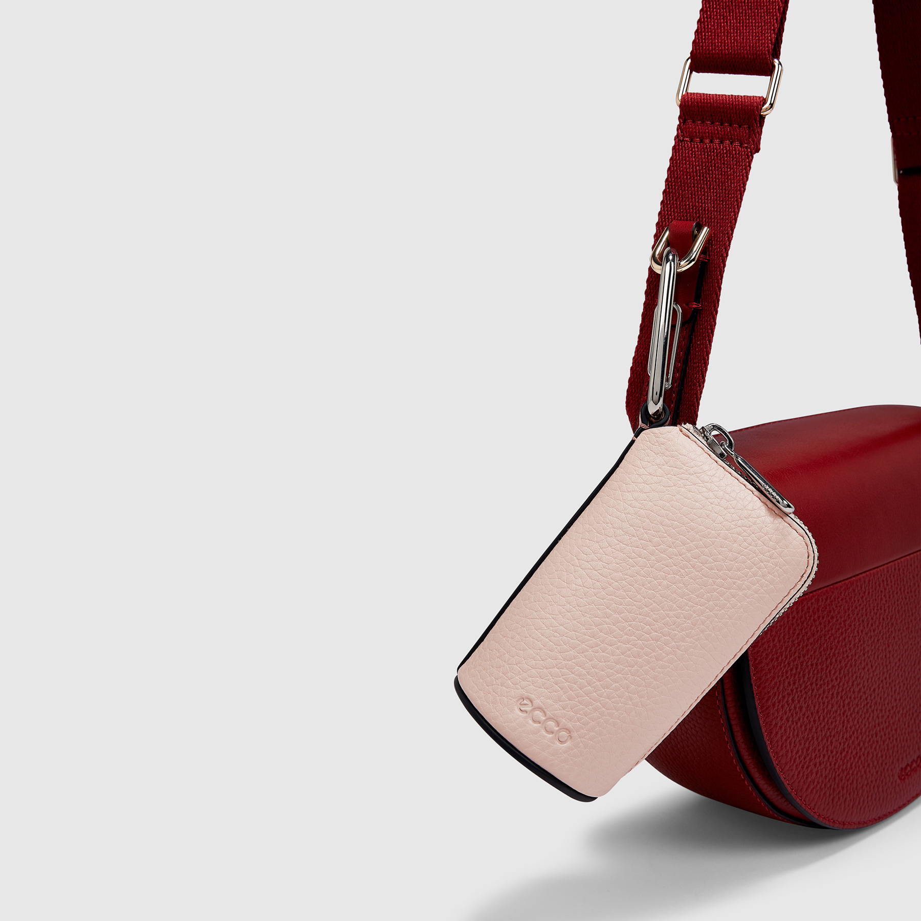 Сумка ECCO Textureblock Saddle Bag 9105823/90902