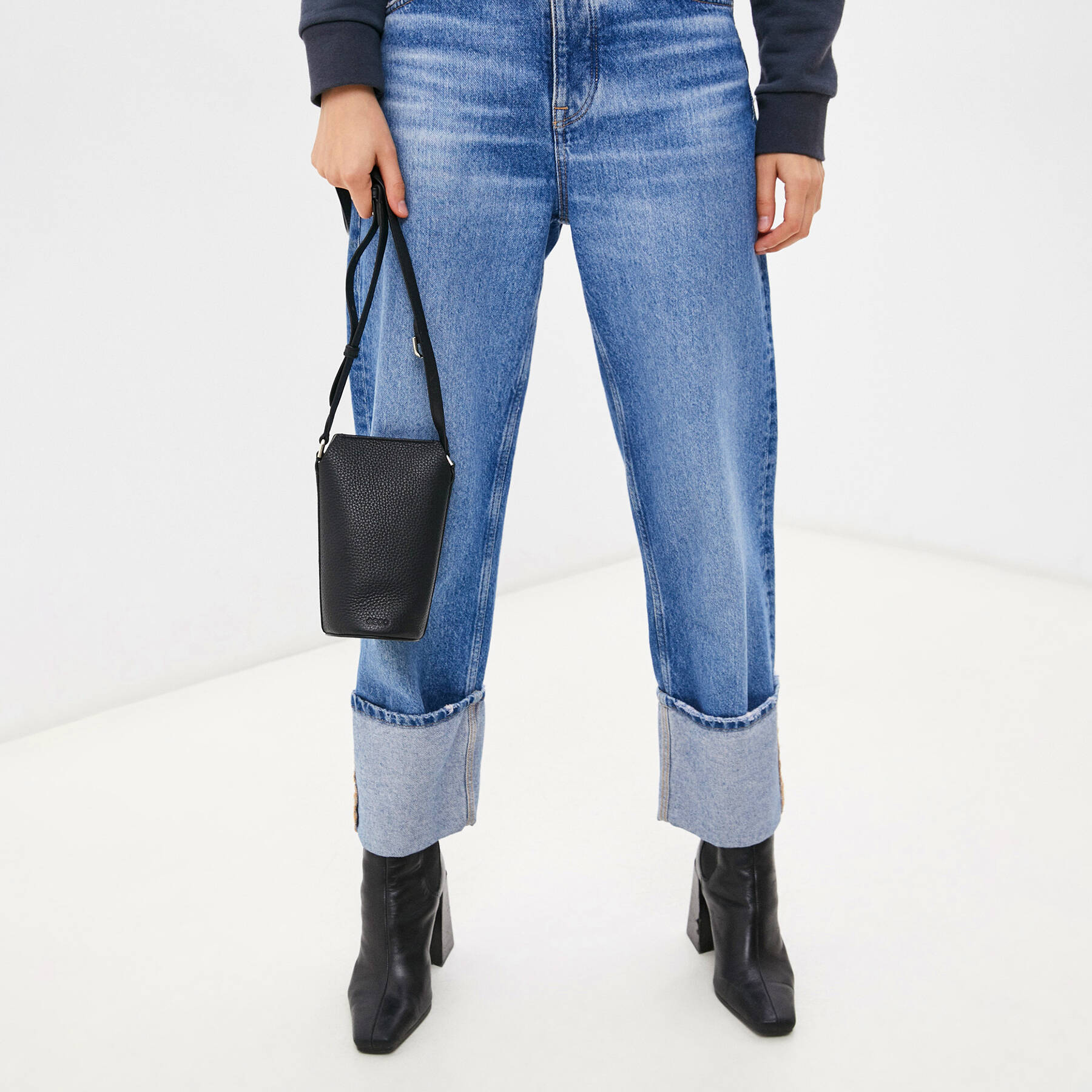 Сумка ECCO Pot Bag Textureblock 9105826/90000