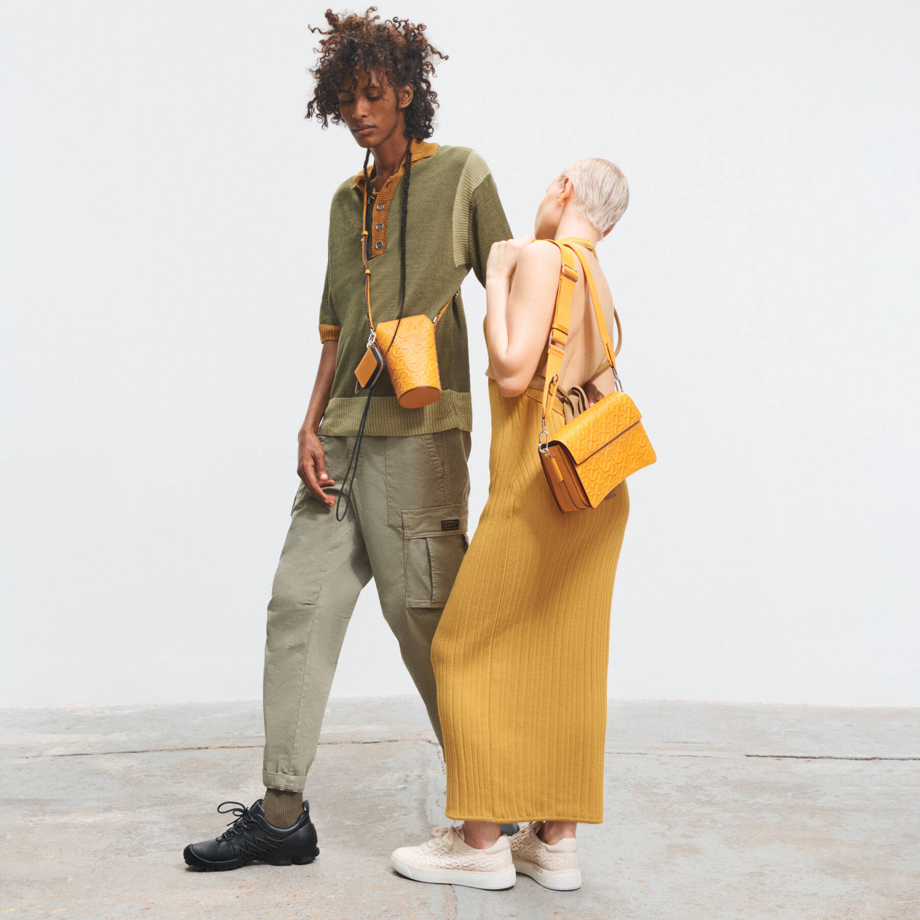 Сумка ECCO Pot Bag Wave 9107355/91117