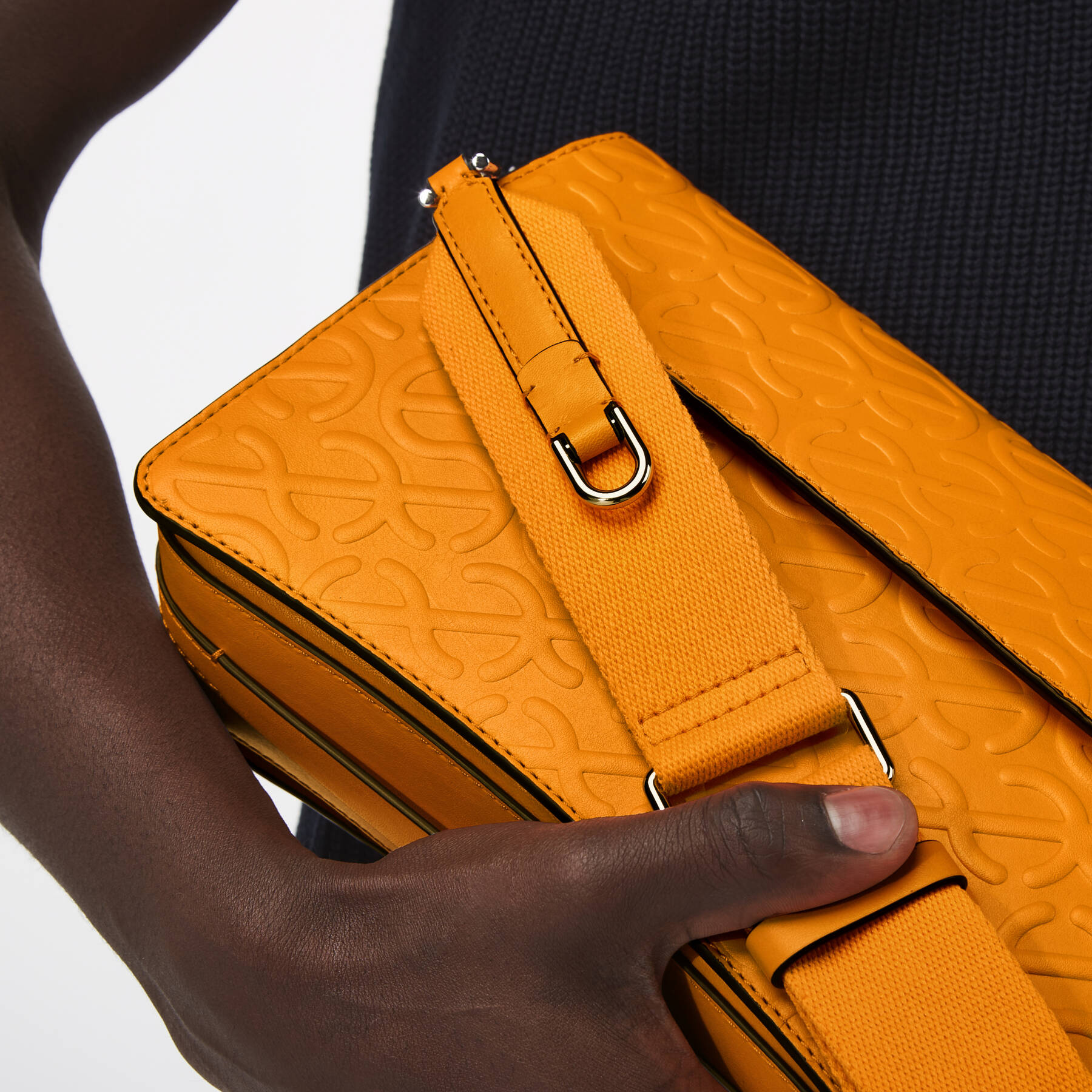 Сумка ECCO Wave Pinch Bag Full Size 9107371/91117