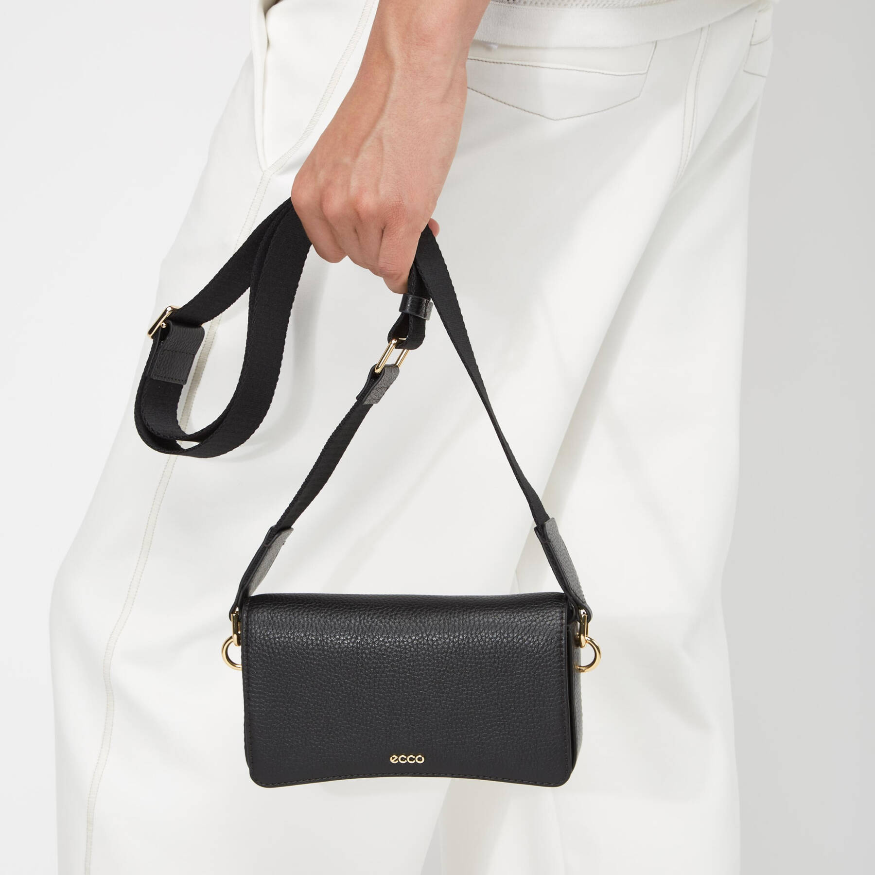 Сумка кросс-боди ECCO Pinch Bag 9107784/90000