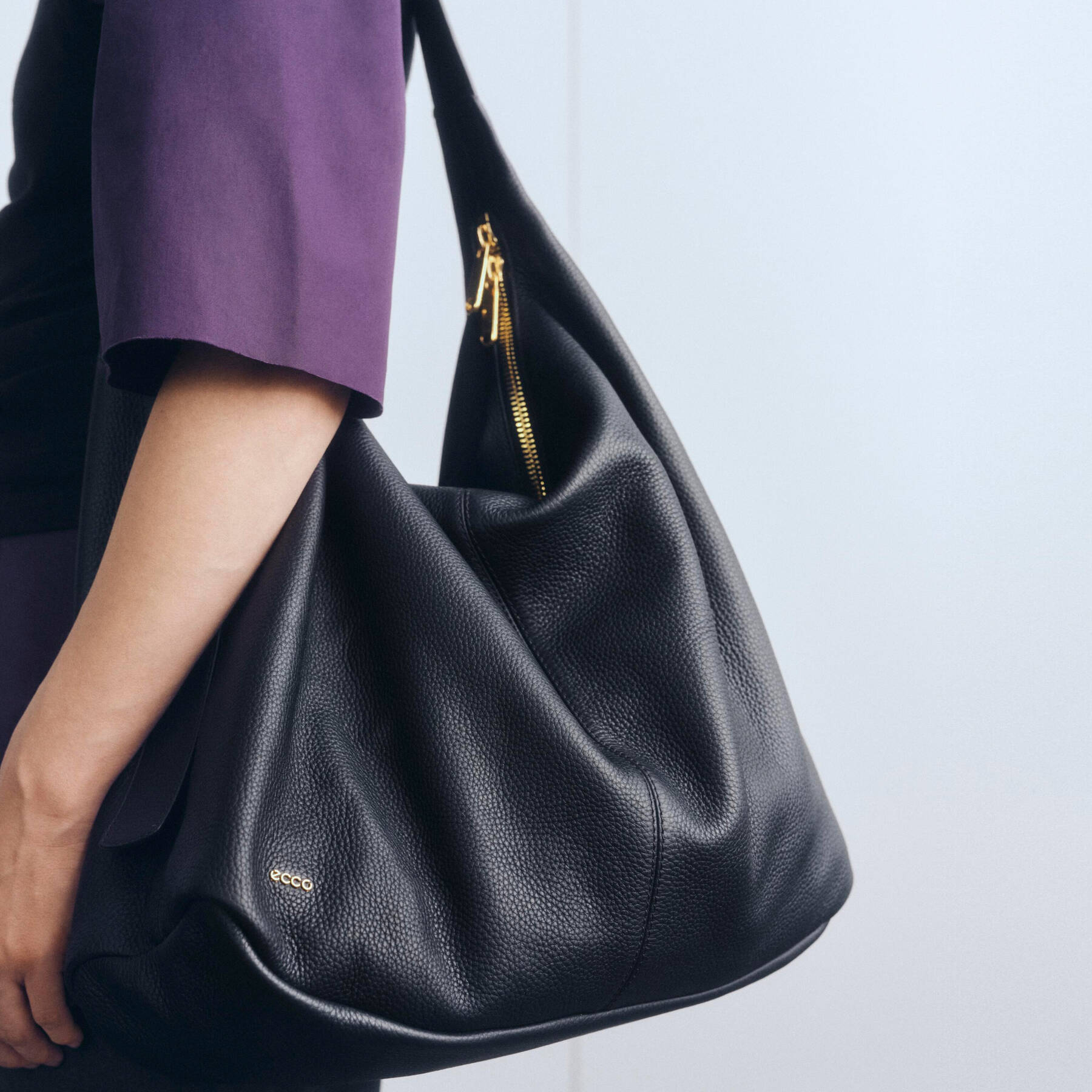 Сумка хобо ECCO HOBO 9107967/90000