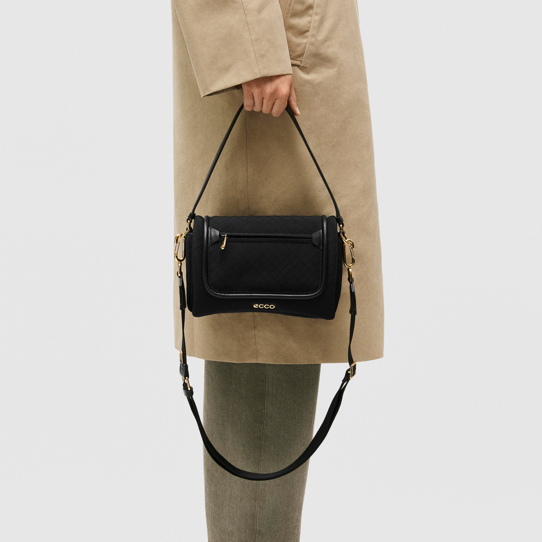 Сумка ECCO Pinch Bag 9108229/90000